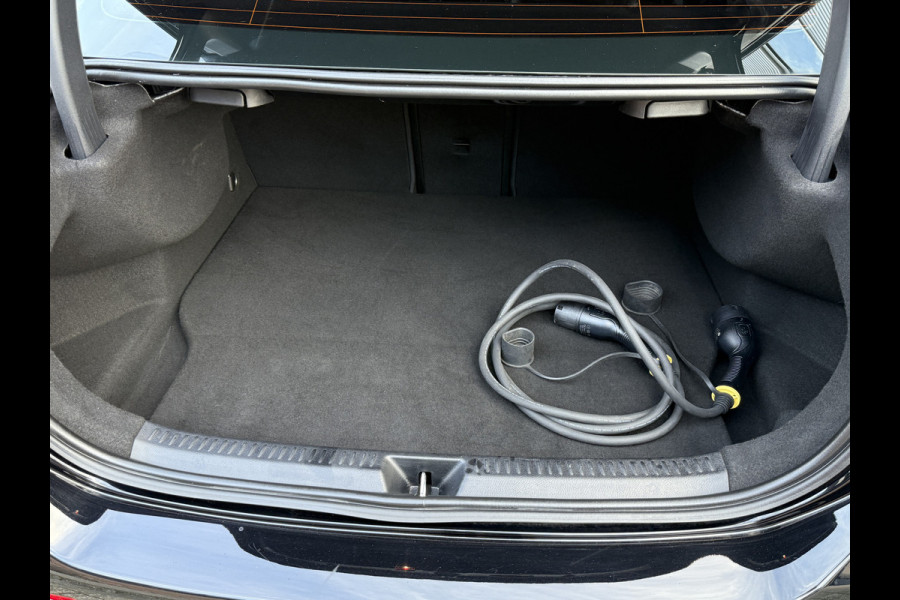 Mercedes-Benz A-Klasse 250 e Business Solution AMG Limited | Widescreen | Camera Mercedes-Benz A-Klasse 250 e Business Solution AMG Limited | Widescreen | Camera