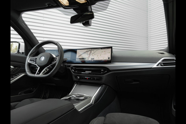 BMW 3 Serie Touring 330e xDrive - M-Sport - LCI 2 - Memoryzetel - Head-up - Driving + Parking Ass