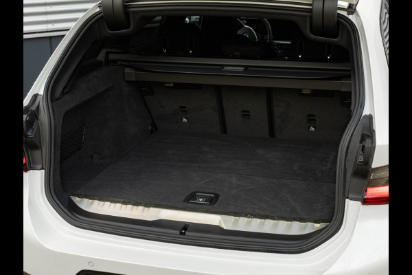 BMW 3 Serie Touring 330e xDrive - M-Sport - LCI 2 - Memoryzetel - Head-up - Driving + Parking Ass
