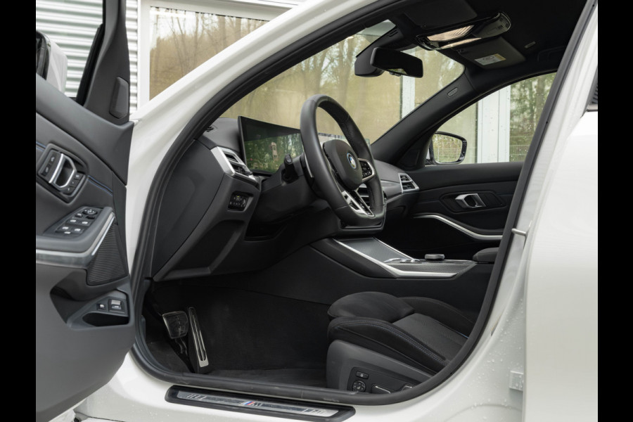 BMW 3 Serie Touring 330e xDrive - M-Sport - LCI 2 - Memoryzetel - Head-up - Driving + Parking Ass