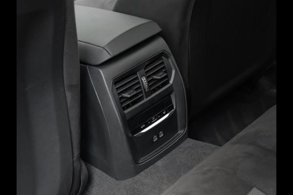 BMW 3 Serie Touring 330e xDrive - M-Sport - LCI 2 - Memoryzetel - Head-up - Driving + Parking Ass