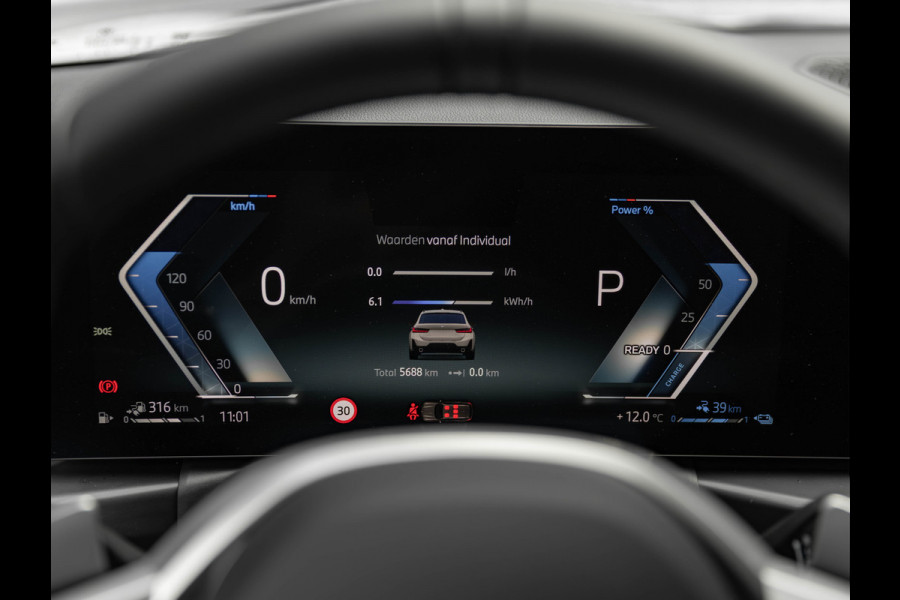 BMW 3 Serie Touring 330e xDrive - M-Sport - LCI 2 - Memoryzetel - Head-up - Driving + Parking Ass