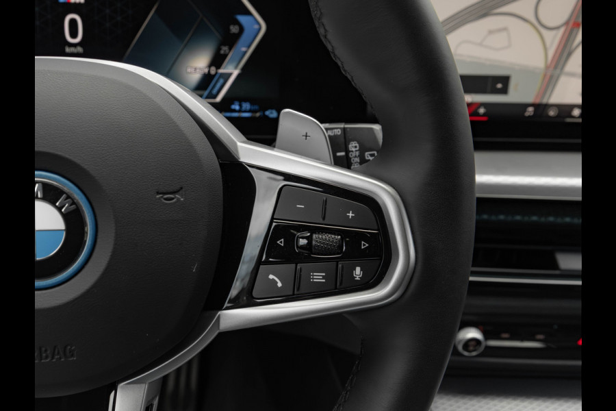 BMW 3 Serie Touring 330e xDrive - M-Sport - LCI 2 - Memoryzetel - Head-up - Driving + Parking Ass