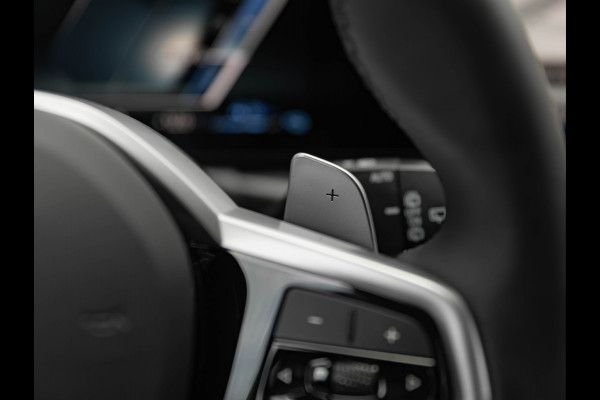 BMW 3 Serie Touring 330e xDrive - M-Sport - LCI 2 - Memoryzetel - Head-up - Driving + Parking Ass