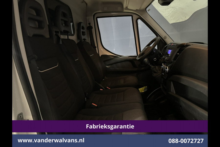 Iveco Daily 35S16V 157pk L2H2 Fabrieksgarantie Euro6 Airco | 3500kg trekvermogen | Parkeersensoren bijrijdersbank Iveco Daily 35S16V 157pk L2H2 Fabrieksgarantie Euro6 Airco | 3500kg trekvermogen | Parkeersensoren bijrijdersbank