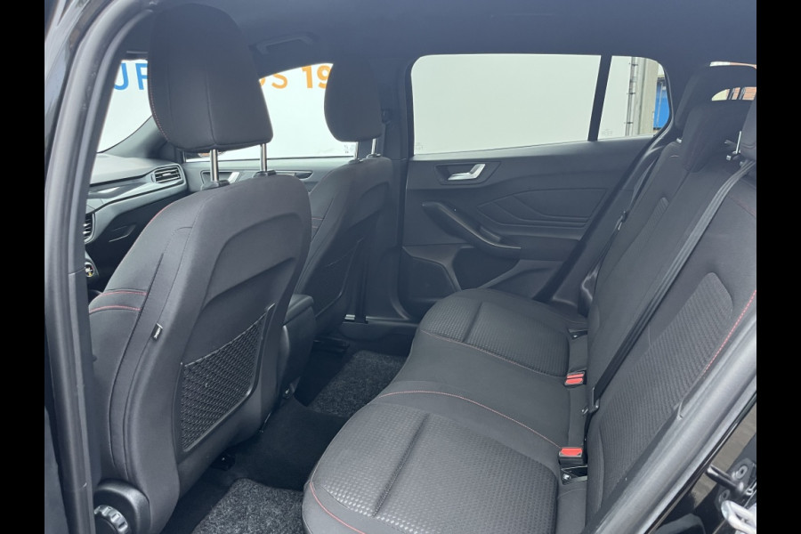 Ford FOCUS Wagon 125pk EcoB. ST-line X Bns AUTOMAAT/WINTERPACK/CAMERA/ADAPTIVE C. Ford FOCUS Wagon 125pk EcoB. ST-line X Bns AUTOMAAT/WINTERPACK/CAMERA/ADAPTIVE C.
