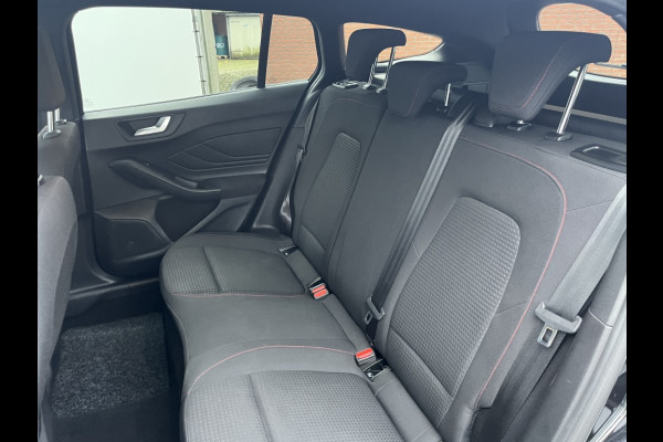 Ford FOCUS Wagon 125pk EcoB. ST-line X Bns AUTOMAAT/WINTERPACK/CAMERA/ADAPTIVE C. Ford FOCUS Wagon 125pk EcoB. ST-line X Bns AUTOMAAT/WINTERPACK/CAMERA/ADAPTIVE C.