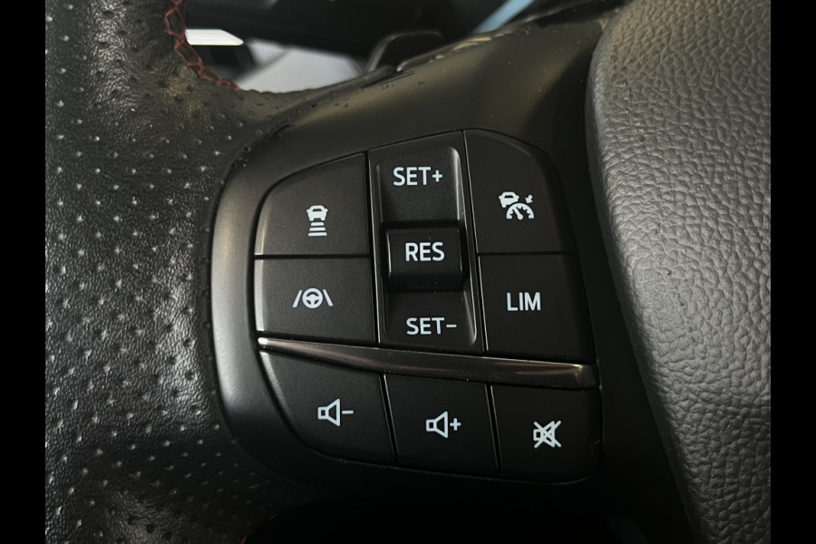 Ford FOCUS Wagon 125pk EcoB. ST-line X Bns AUTOMAAT/WINTERPACK/CAMERA/ADAPTIVE C. Ford FOCUS Wagon 125pk EcoB. ST-line X Bns AUTOMAAT/WINTERPACK/CAMERA/ADAPTIVE C.