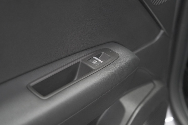 Renault Captur Mild Hybrid 160 EDC Techno | Pack Winter | Camera | Adaptieve Cruise Control | Apple Carplay Renault Captur Mild Hybrid 160 EDC Techno | Pack Winter | Camera | Adaptieve Cruise Control | Apple Carplay