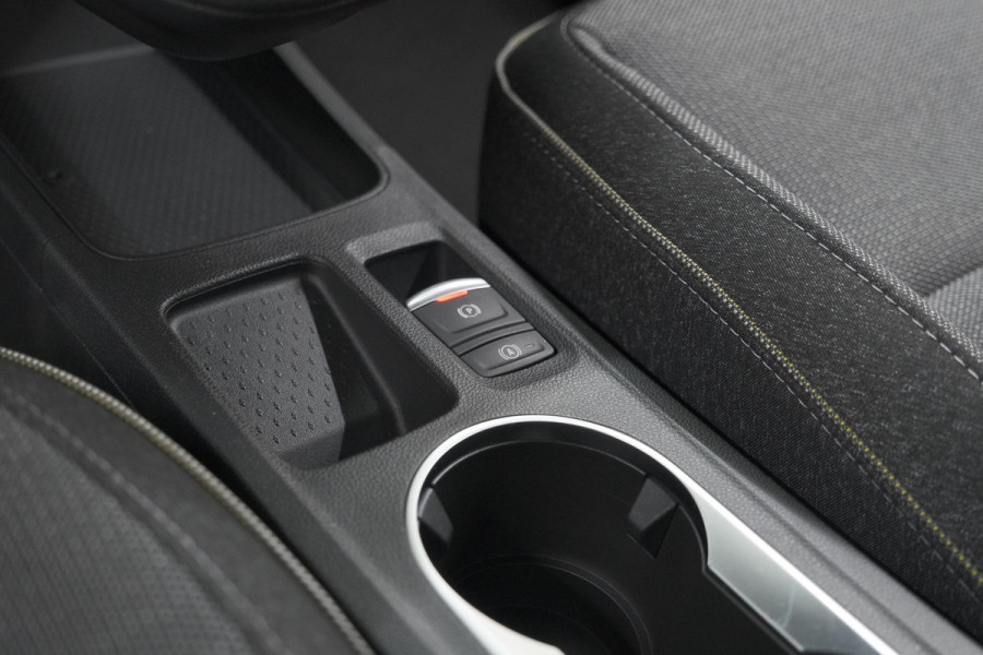 Renault Captur Mild Hybrid 160 EDC Techno | Pack Winter | Camera | Adaptieve Cruise Control | Apple Carplay Renault Captur Mild Hybrid 160 EDC Techno | Pack Winter | Camera | Adaptieve Cruise Control | Apple Carplay