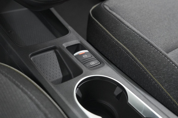 Renault Captur Mild Hybrid 160 EDC Techno | Pack Winter | Camera | Adaptieve Cruise Control | Apple Carplay Renault Captur Mild Hybrid 160 EDC Techno | Pack Winter | Camera | Adaptieve Cruise Control | Apple Carplay