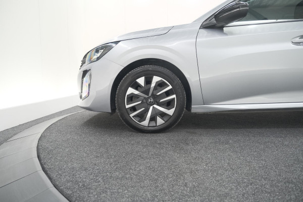 Peugeot 208 PureTech 100 Active | Parkeersensoren | Navigatie | Apple Carplay Peugeot 208 PureTech 100 Active | Parkeersensoren | Navigatie | Apple Carplay