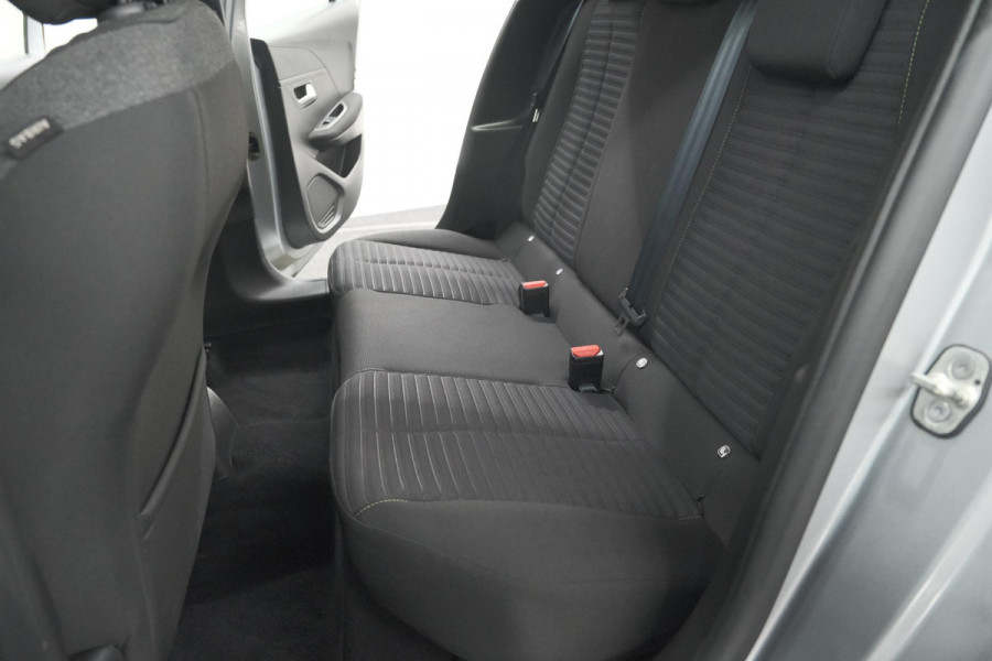 Peugeot 208 PureTech 100 Active | Parkeersensoren | Navigatie | Apple Carplay Peugeot 208 PureTech 100 Active | Parkeersensoren | Navigatie | Apple Carplay