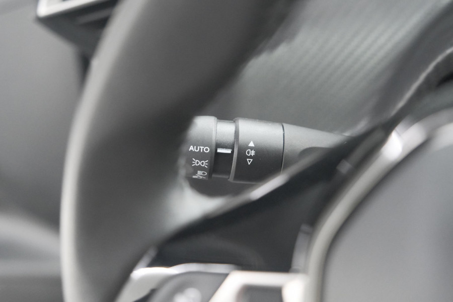 Peugeot 208 PureTech 100 Active | Parkeersensoren | Navigatie | Apple Carplay Peugeot 208 PureTech 100 Active | Parkeersensoren | Navigatie | Apple Carplay