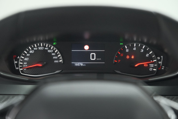 Peugeot 208 PureTech 100 Active | Parkeersensoren | Navigatie | Apple Carplay Peugeot 208 PureTech 100 Active | Parkeersensoren | Navigatie | Apple Carplay