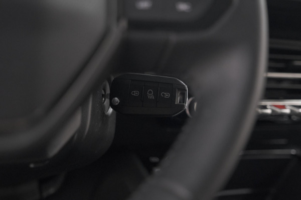 Peugeot 208 PureTech 100 Active | Parkeersensoren | Navigatie | Apple Carplay Peugeot 208 PureTech 100 Active | Parkeersensoren | Navigatie | Apple Carplay