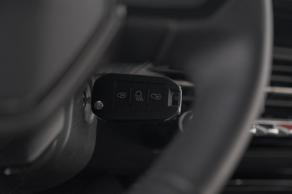 Peugeot 208 PureTech 100 Active | Parkeersensoren | Navigatie | Apple Carplay