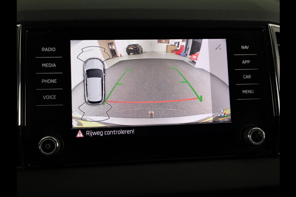 Škoda Karoq 1.0 TSI Business Edition 110pk | Camera | PDC v+a | Navigatie | Electr.achterklep | Trekhaak wegklapbaar |