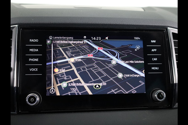 Škoda Karoq 1.0 TSI Business Edition 110pk | Camera | PDC v+a | Navigatie | Electr.achterklep | Trekhaak wegklapbaar |