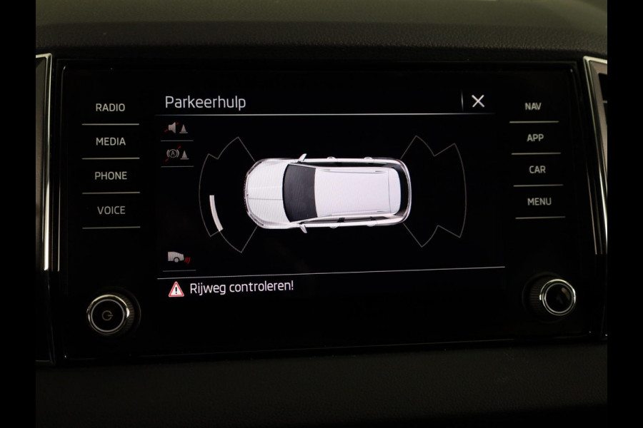 Škoda Karoq 1.0 TSI Business Edition 110pk | Camera | PDC v+a | Navigatie | Electr.achterklep | Trekhaak wegklapbaar |