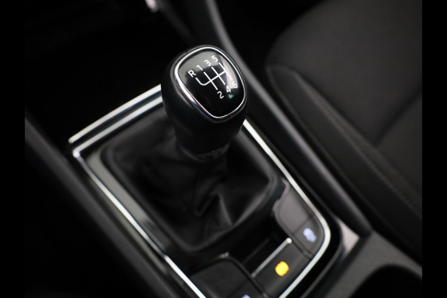 Škoda Karoq 1.0 TSI Business Edition 110pk | Camera | PDC v+a | Navigatie | Electr.achterklep | Trekhaak wegklapbaar |