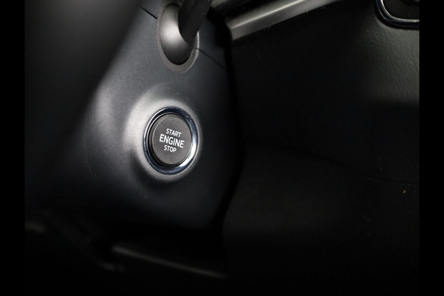 Škoda Karoq 1.0 TSI Business Edition 110pk | Camera | PDC v+a | Navigatie | Electr.achterklep | Trekhaak wegklapbaar |