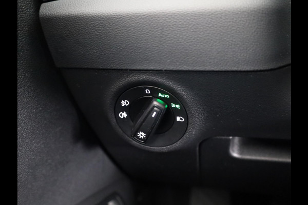 Škoda Karoq 1.0 TSI Business Edition 110pk | Camera | PDC v+a | Navigatie | Electr.achterklep | Trekhaak wegklapbaar |