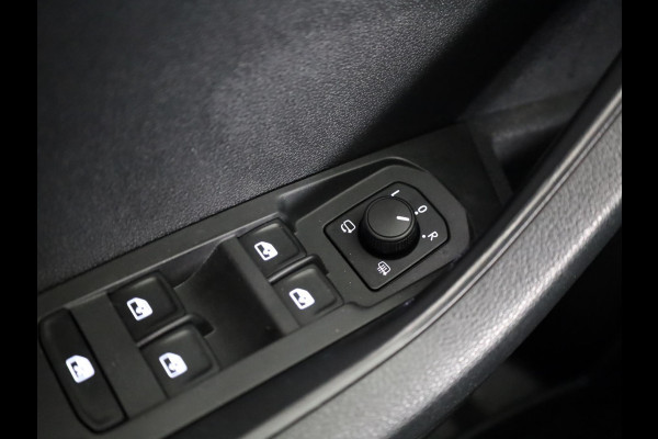 Škoda Karoq 1.0 TSI Business Edition 110pk | Camera | PDC v+a | Navigatie | Electr.achterklep | Trekhaak wegklapbaar |