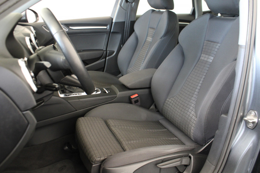Audi A3 Limousine 1.5 TFSI CoD Sport S Line Edition |Navi|Stoelverwarming| Audi A3 Limousine 1.5 TFSI CoD Sport S Line Edition |Navi|Stoelverwarming|