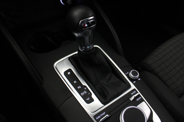 Audi A3 Limousine 1.5 TFSI CoD Sport S Line Edition |Navi|Stoelverwarming| Audi A3 Limousine 1.5 TFSI CoD Sport S Line Edition |Navi|Stoelverwarming|