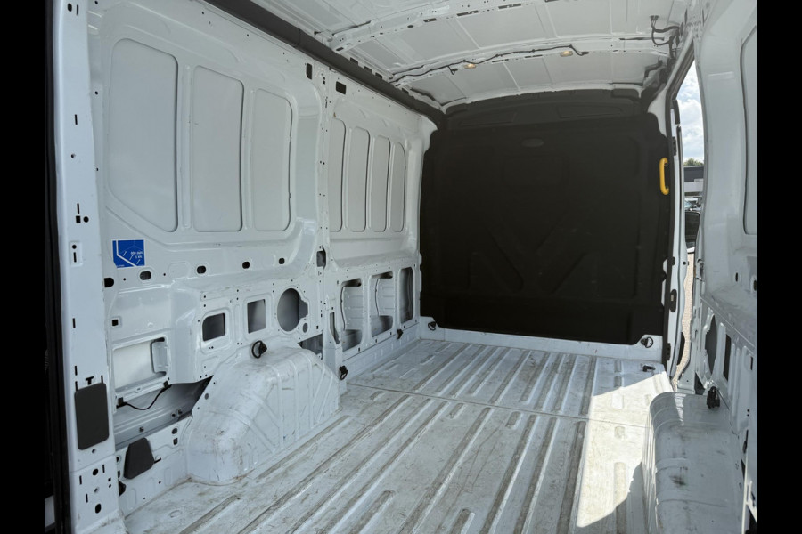 Ford Transit 310 2.0 TDCI L2H2 Trend 130pk | SCI | 12 inch SYNC 4 | Draadloos Apple Carplay/Android auto | Achteruitrijcamera incl. Downlighter | Digitale Cockpit Ford Transit 310 2.0 TDCI L2H2 Trend 130pk | SCI | 12 inch SYNC 4 | Draadloos Apple Carplay/Android auto | Achteruitrijcamera incl. Downlighter | Digitale Cockpit