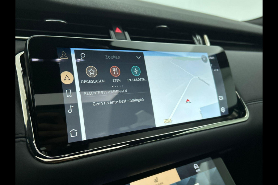 Land Rover Range Rover Evoque P300e AWD R-Dynamic SE Land Rover Range Rover Evoque P300e AWD R-Dynamic SE