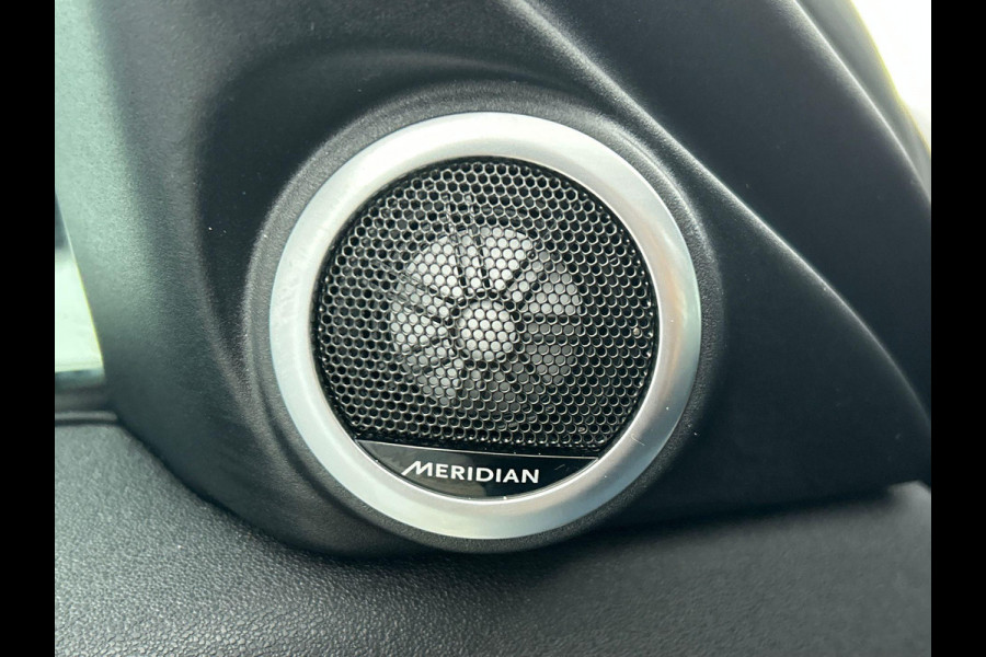 Land Rover Range Rover Evoque P300e AWD R-Dynamic SE Land Rover Range Rover Evoque P300e AWD R-Dynamic SE