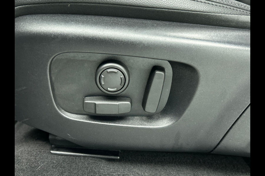 Land Rover Range Rover Evoque P300e AWD R-Dynamic SE Land Rover Range Rover Evoque P300e AWD R-Dynamic SE