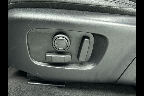 Land Rover Range Rover Evoque P300e AWD R-Dynamic SE Land Rover Range Rover Evoque P300e AWD R-Dynamic SE