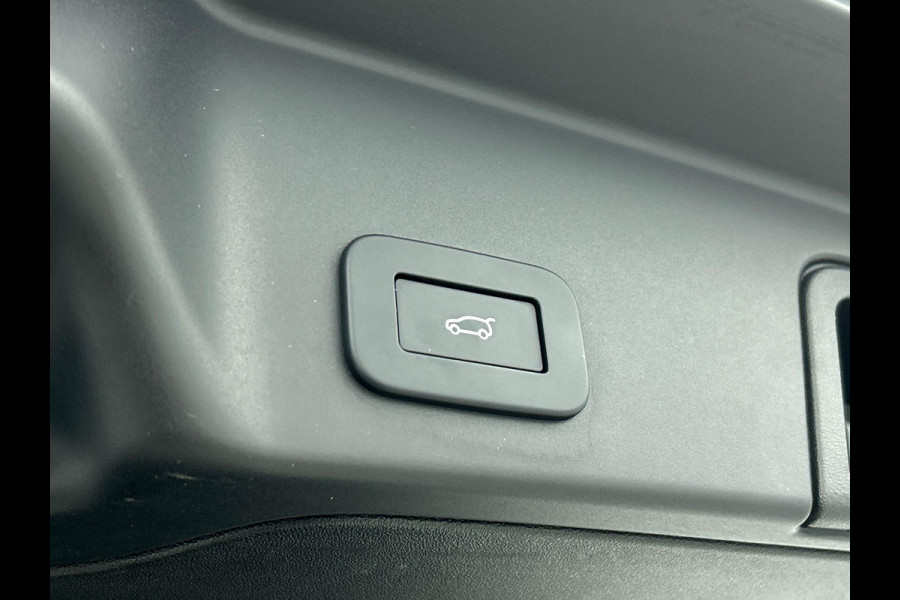 Land Rover Range Rover Evoque P300e AWD R-Dynamic SE Land Rover Range Rover Evoque P300e AWD R-Dynamic SE