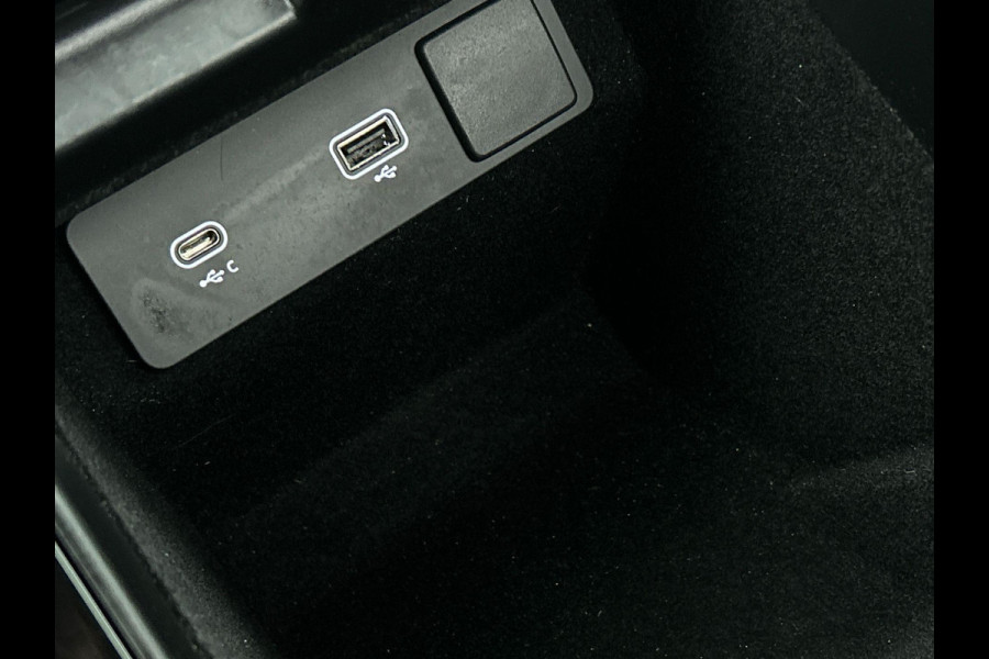 Land Rover Range Rover Evoque P300e AWD R-Dynamic SE Land Rover Range Rover Evoque P300e AWD R-Dynamic SE