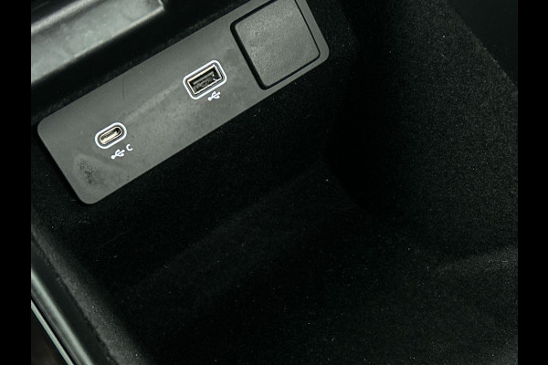 Land Rover Range Rover Evoque P300e AWD R-Dynamic SE Land Rover Range Rover Evoque P300e AWD R-Dynamic SE