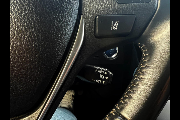 Toyota Auris 1.8 Hybrid Energy Plus_Parel_Camera_Navi_Bots sensor Toyota Auris 1.8 Hybrid Energy Plus_Parel_Camera_Navi_Bots sensor