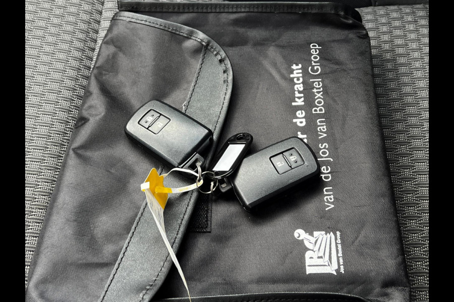 Toyota Auris 1.8 Hybrid Energy Plus_Parel_Camera_Navi_Bots sensor Toyota Auris 1.8 Hybrid Energy Plus_Parel_Camera_Navi_Bots sensor