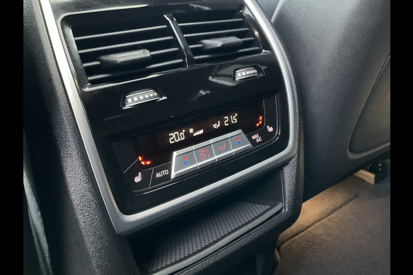 BMW X6 xDrive40i M-Sport Luchtvering 360cam Pano HK Elek.Trekhaak Skylounge Carbon BOMVOL! BMW X6 xDrive40i M-Sport Luchtvering 360cam Pano HK Elek.Trekhaak Skylounge Carbon BOMVOL!