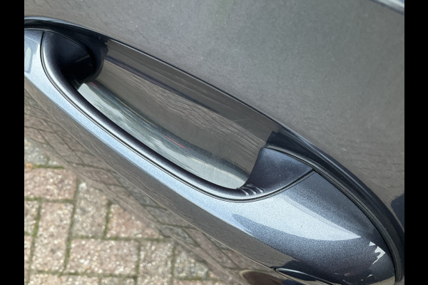 BMW X6 xDrive40i M-Sport Luchtvering 360cam Pano HK Elek.Trekhaak Skylounge Carbon BOMVOL! BMW X6 xDrive40i M-Sport Luchtvering 360cam Pano HK Elek.Trekhaak Skylounge Carbon BOMVOL!