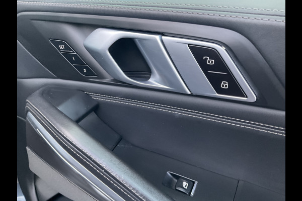 BMW X6 xDrive40i M-Sport Luchtvering 360cam Pano HK Elek.Trekhaak Skylounge Carbon BOMVOL! BMW X6 xDrive40i M-Sport Luchtvering 360cam Pano HK Elek.Trekhaak Skylounge Carbon BOMVOL!