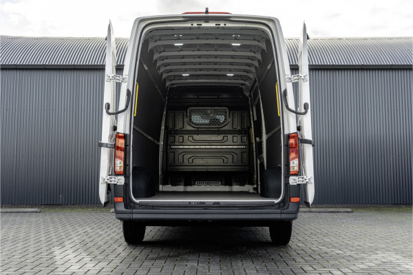 Volkswagen Crafter 35 TDI | L4H3 | NW Model | 140PK | Camera | CarPlay | Navigatie | Climate | PDC | Euro 6 Volkswagen Crafter 35 TDI | L4H3 | NW Model | 140PK | Camera | CarPlay | Navigatie | Climate | PDC | Euro 6