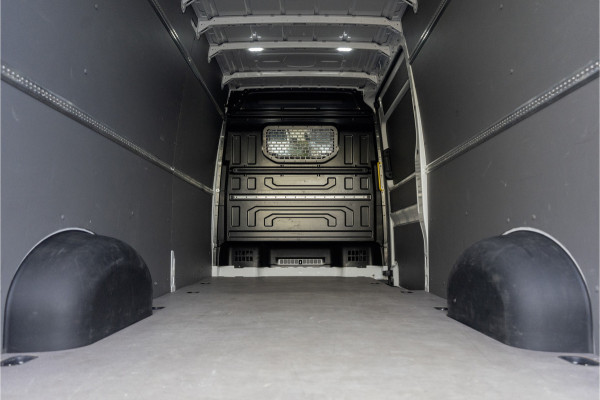 Volkswagen Crafter 35 TDI | L4H3 | NW Model | 140PK | Camera | CarPlay | Navigatie | Climate | PDC | Euro 6 Volkswagen Crafter 35 TDI | L4H3 | NW Model | 140PK | Camera | CarPlay | Navigatie | Climate | PDC | Euro 6