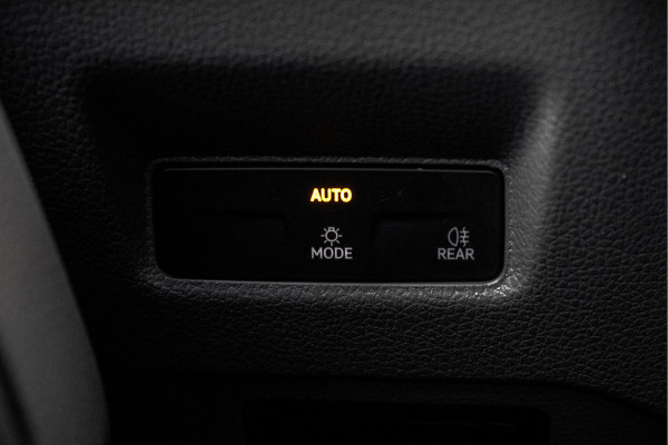 Volkswagen Crafter 35 TDI | L4H3 | NW Model | 140PK | Camera | CarPlay | Navigatie | Climate | PDC | Euro 6 Volkswagen Crafter 35 TDI | L4H3 | NW Model | 140PK | Camera | CarPlay | Navigatie | Climate | PDC | Euro 6