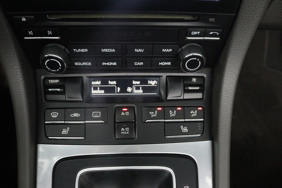 Porsche 718 Boxster 2.0 AANBIEDING!!!(Perfect OnderH, Sport Chrono, Sport Uitlaat, StoelV, Parkeersensoren, Navi, Cruise Con, Etc)