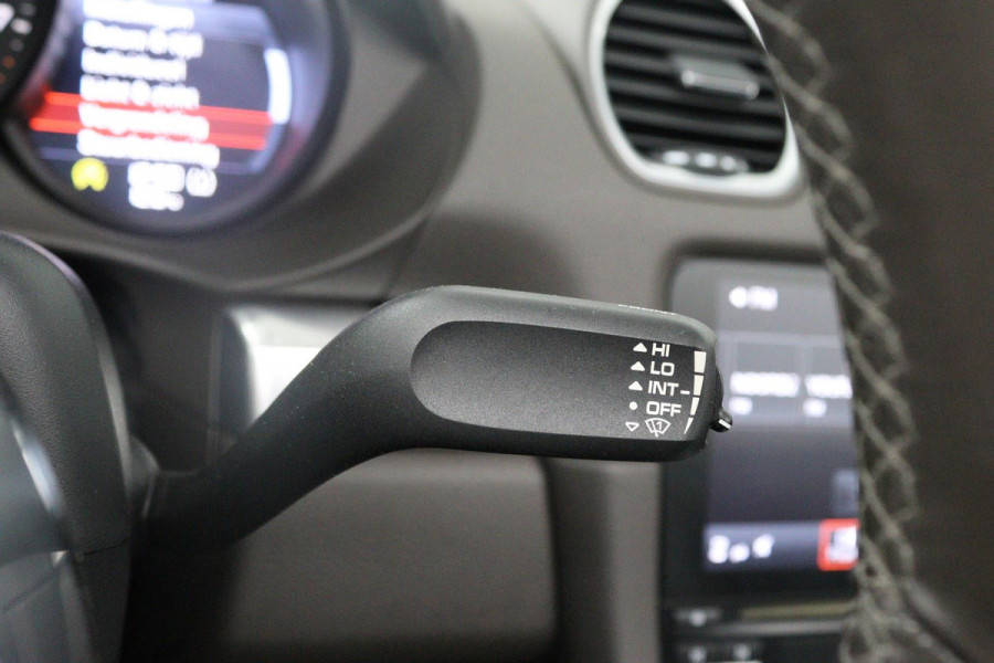 Porsche 718 Boxster 2.0 AANBIEDING!!!(Perfect OnderH, Sport Chrono, Sport Uitlaat, StoelV, Parkeersensoren, Navi, Cruise Con, Etc)