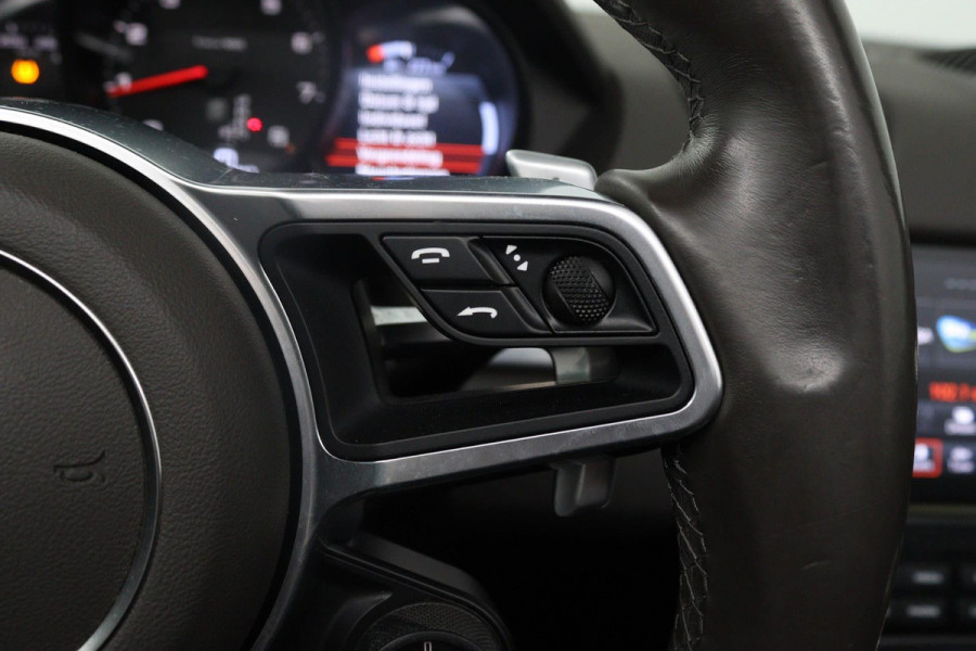 Porsche 718 Boxster 2.0 AANBIEDING!!!(Perfect OnderH, Sport Chrono, Sport Uitlaat, StoelV, Parkeersensoren, Navi, Cruise Con, Etc)