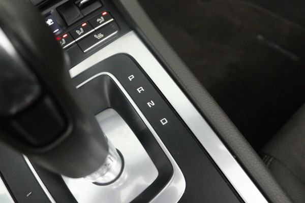 Porsche 718 Boxster 2.0 AANBIEDING!!!(Perfect OnderH, Sport Chrono, Sport Uitlaat, StoelV, Parkeersensoren, Navi, Cruise Con, Etc)